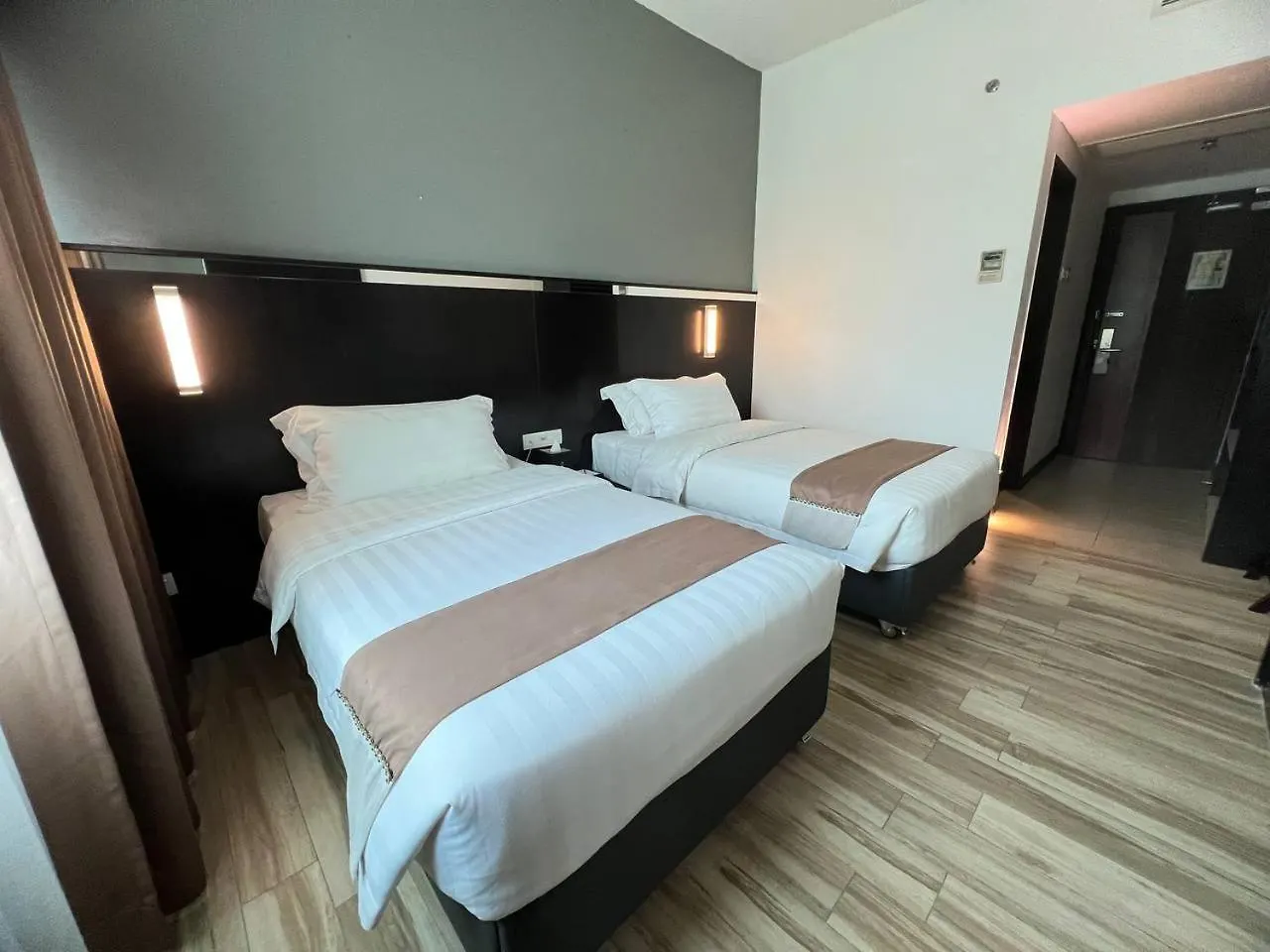 Hotel Dreamtel Kota Kinabalu 3*,  Malesia