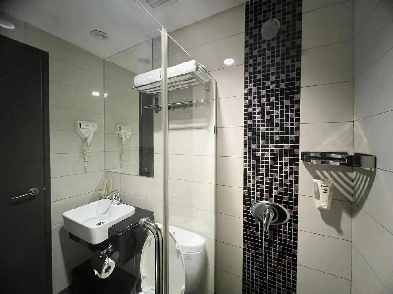 Dreamtel Kota Kinabalu Hotell 3*,