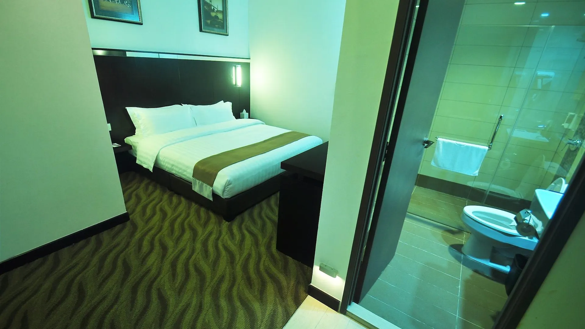Dreamtel Kota Kinabalu Hotel 3*,